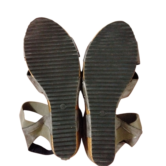 Jolimail Genuine Leather Metallic Strappy Silver Sandal Size 8 - Picture 8 of 10